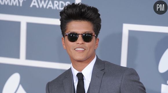 Bruno Mars sur le tapis rouge des Grammy Awards 2012