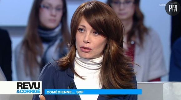 Mallaury Nataf, sur le plateau de "Revu et Corrigé" sur France 5 le 4 février 2012.