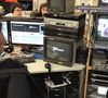 Les salles de montage sont dans la rédaction. Quelques minutes avant l'antenne, les derniers magnétos sont envoyés en régie pour être diffusés à l'antenne.