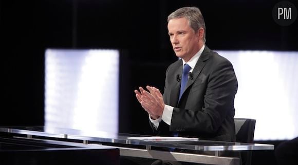 Nicolas Dupont-Aignan sur le plateau de "Des paroles et des actes", le 11 avril 2012