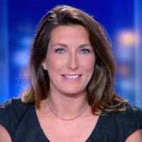 Zapping : Les premiers pas d'Anne-Claire Coudray au JT de TF1