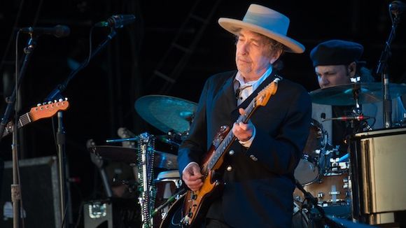 La prestation de Bob Dylan aux Vieilles Charrues descendue par la presse
