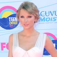 Charts US : Taylor Swift reste en tête malgré une nette chute de ventes