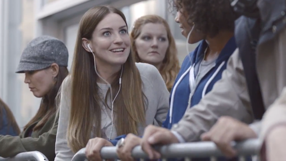 Samsung se moque des fans d'Apple dans une pub