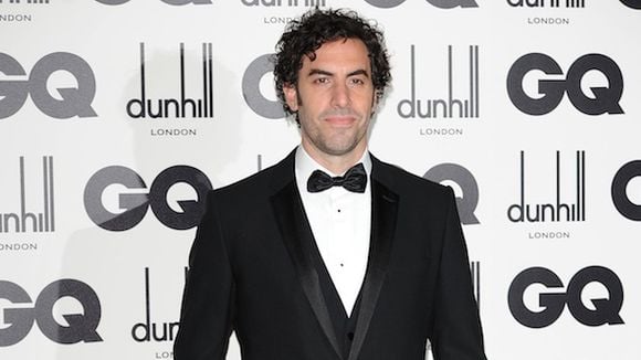 Sacha Baron Cohen cherche un homme pour épouser sa fille lesbienne