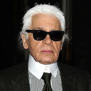 Karl Lagerfeld taille un costard à François Hollande