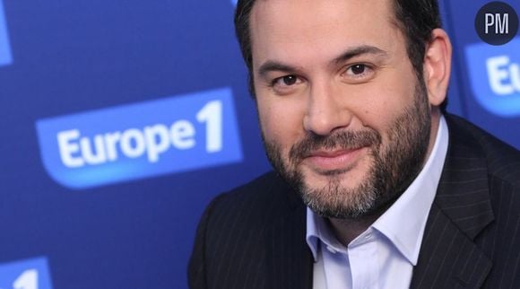 Bruce Toussaint, animateur de la matinale d'Europe 1, en direct de Kaboul lundi 3 décembre 2012.