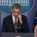 Barack Obama verse une larme après la tuerie de Newtown.