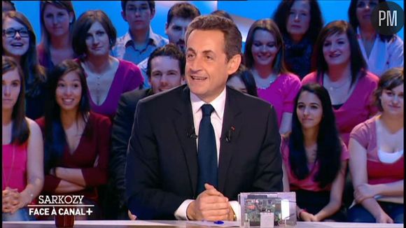 Dans "Le Grand Journal" de Canal + le 16 mars 2012, Nicolas Sarkozy a lourdement insisté sur une séquence du zapping où on voit un fétichiste des pieds.