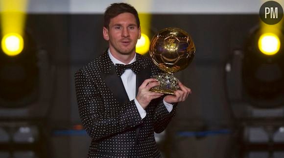 Le très discuté costume à pois Dolce & Gabbana de Lionel Messi.