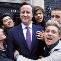 Clip : Pour "One Way or Another (Teenage Kicks)", One Direction fait appel à... David Cameron !