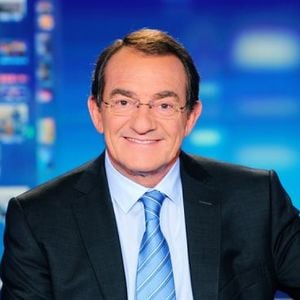 Jean-Pierre Pernaut sur le plateau des JT de TF1.