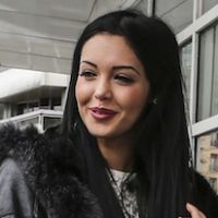 "Le Figaro" publie les bonnes feuilles du livre de... Nabilla !