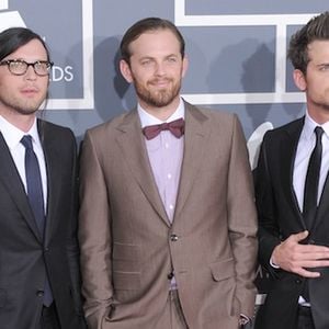 Les Kings of Leon en tête des charts britanniques