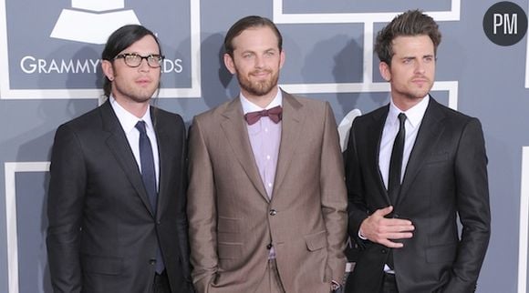 Les Kings of Leon en tête des charts britanniques