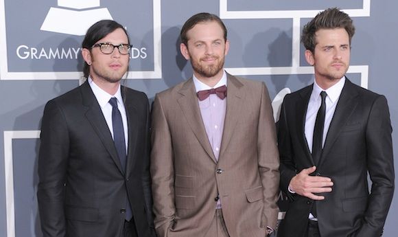 Les Kings of Leon en tête des charts britanniques