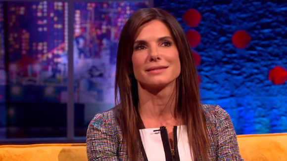 Sandra Bullock se met au rap dans un talk show britannique