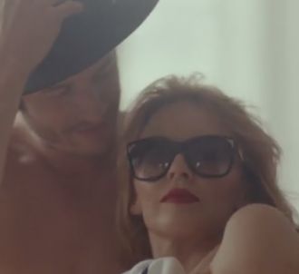 Kylie Minogue dévoile le clip de 'Into the Blue'