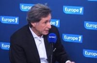 Patrick de Carolis au micro d'Europe 1