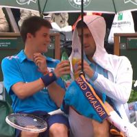 Roland Garros : Novak Djokovic abrite un ramasseur de balles et lui offre à boire
