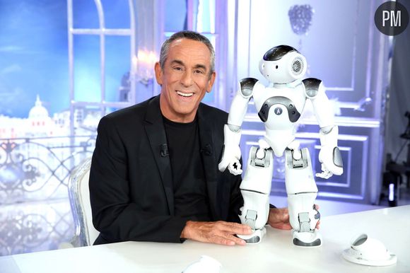 Thierry Ardisson et son petit robot Jean-Mi.