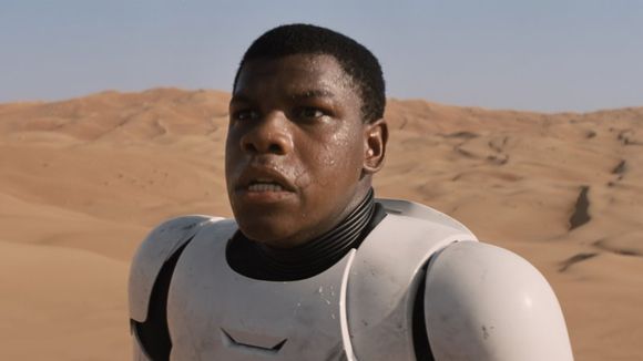 "Star Wars" : L'acteur John Boyega répond aux critiques racistes