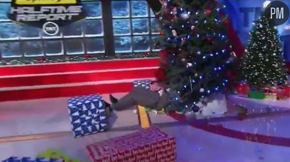 Shaquille O'Neal se prend un sapin de Noël