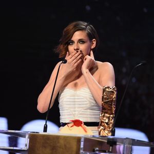 Kristen Stewart, meilleure actrice dans un second rôle, lors de la 40ème Cérémonie des César