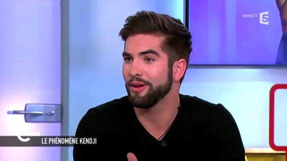 Kendji Girac oublie le titre de son duo avec Ariana Grande