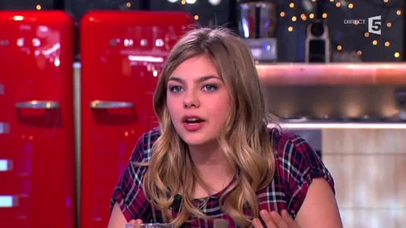 "C à vous" : Louane interrompue par la pub !