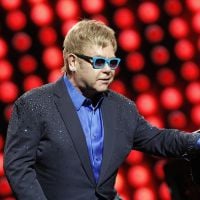 Elton John attaque Closer, Téléstar et VSD pour violation de la vie privée