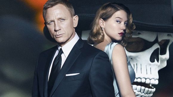 Box-office US : "Spectre" reste loin derrière "Skyfall", le film d'Angelina Jolie passe inaperçu