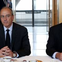 "Le Monde" confirme l'existence d'un projet de mariage entre Orange et Bouygues Télécom