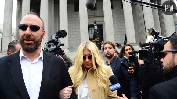 Kesha à la sortie du tribunal le 19 février 2016