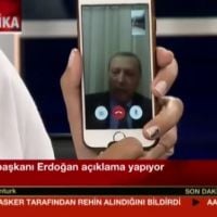 Coup d'Etat en Turquie : Quand le président Erdogan appelle la population à résister via Face Time