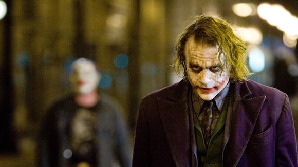 Audiences : "The Dark Knight" leader, bon démarrage pour "La Famille à remonter le temps" de M6