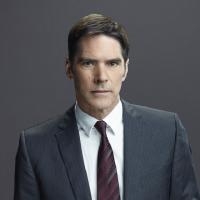 "Esprits Criminels" : Thomas Gibson suspendu de la série après un comportement violent