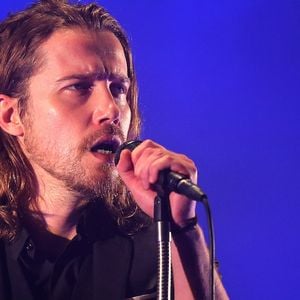 Julien Doré en tête des ventes d'albums et singles en France