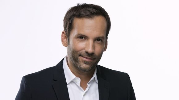 NRJ 12 déprogramme "Indiscrétions", le magazine de Frédéric Joly