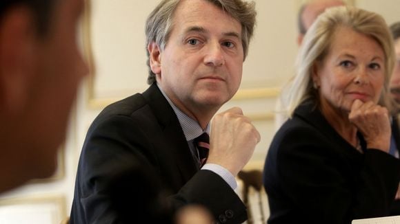 iTELE : Yves de Kerdrel ("Valeurs Actuelles") demande à Bolloré de "tenir bon"