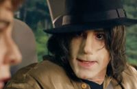 Joseph Fiennes en Michael Jackson pour la série "Urban Myths"