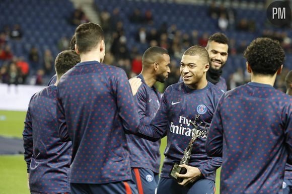 Kylian Mbappé et ses co-équipiers du PSG