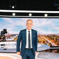 Audiences access 20h : Le JT de TF1 boosté par E. Philippe, Lapix au plus bas, bon retour pour "Quotidien" et "TPMP"