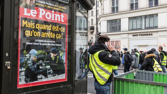 Gilets jaunes : 34 SDJ dénoncent les violences contre les journalistes