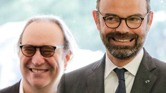 Edouard Philippe remporte le prix de l'humour politique grâce à ses "emmerdes"