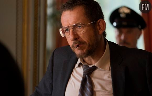 Dany Boon joue l'inspecteur Laurent De la Croix dans "Murder Mystery"