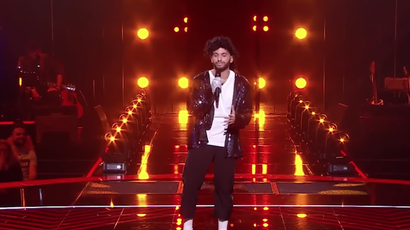 Malik Bentalha s'incruste dans "The Voice" avant son spectacle jeudi sur TF1