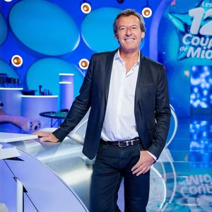 Jean-Luc Reichmann sur le plateau des "Douze coups de midi"