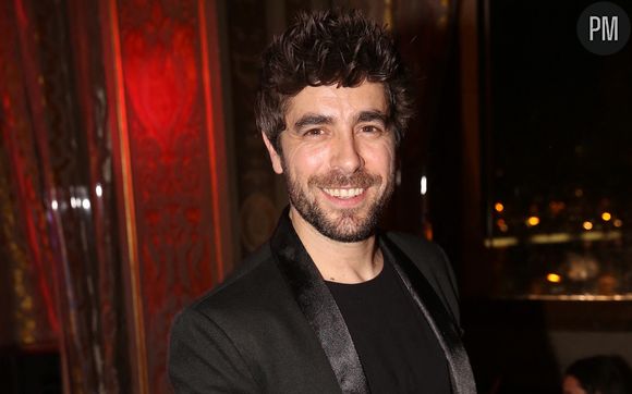 Agustin Galiana au cast d'"Ici tout commence"