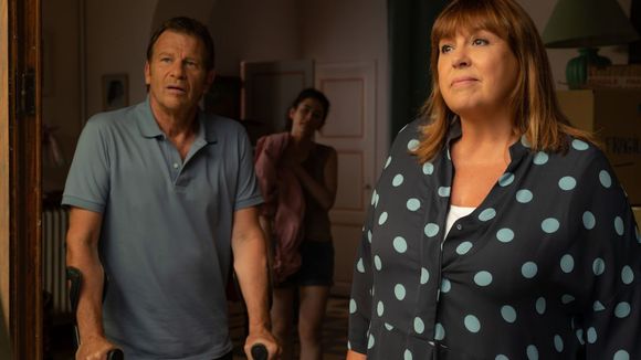 Audiences : "La stagiaire" solide leader devant "S.W.A.T" en hausse, Sophie Davant faiblarde, le doc d'Arte au top